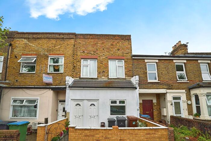 3 Bedroom Terraced House For Sale In Cann Hall Road, London, E11