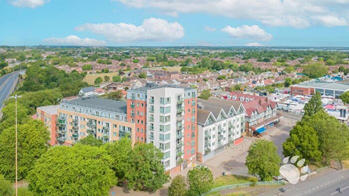 1 Bedroom Flat For Sale In Cleves Court, Station Lane, Pitsea, SS13