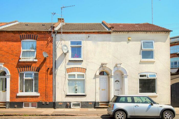3 Bedroom Terraced House To Rent In Talbot Road, Abington, Northampton, NN1