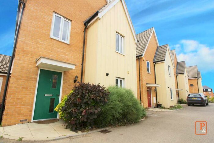 4 Bedroom Link Detached House To Rent In Rook End, Stanway, Colchester, Essex, CO3