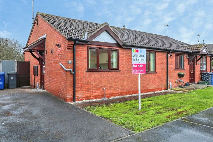 2 Bedroom Semi-Detached Bungalow For Sale In St. Georges Road, Thorne, Doncaster, DN8