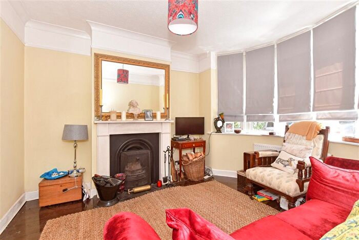 4 Bedroom Semi-detached House For Sale In Sturry Road, Canterbury, Kent, CT1