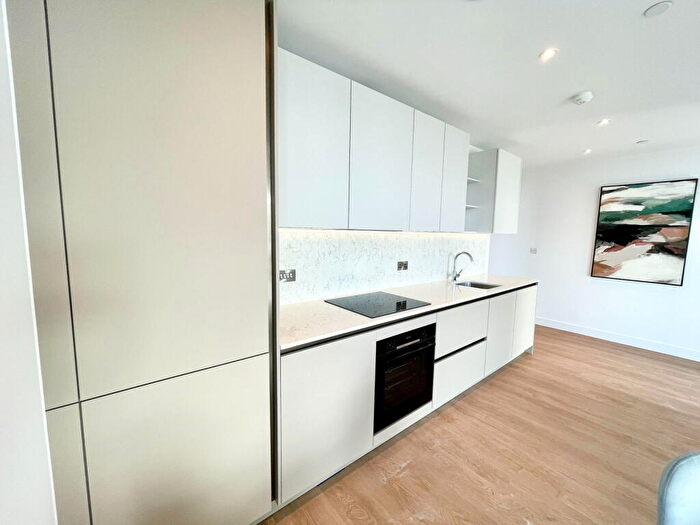 2 Bedroom Apartment To Rent In Park View, Victoria Riverside, Dantzic Street, Manchester, M4
