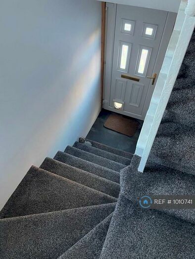 1 Bedroom Flat To Rent In Huntly Terrace, Shotts, ML7