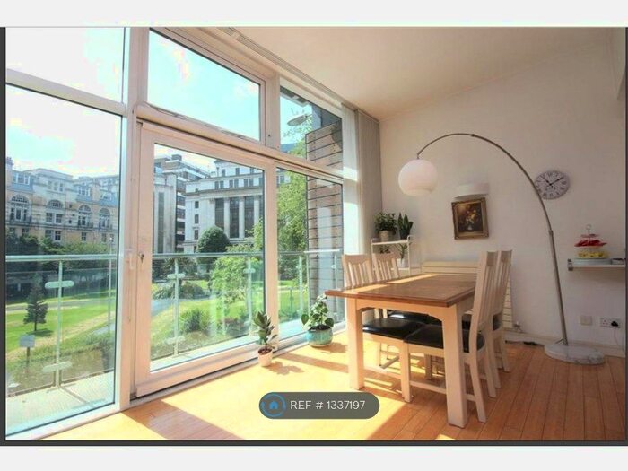 2 Bedroom Flat To Rent In Century Buildings, Manchester, M3