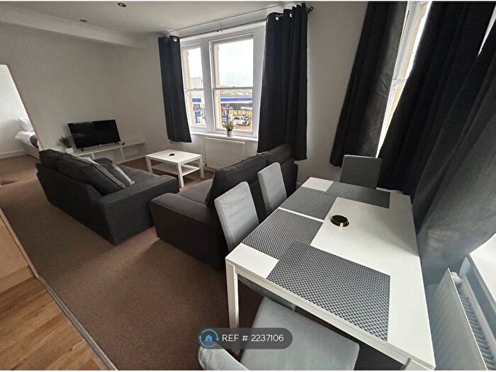 2 Bedroom Flat To Rent In The Broadway, Broadstairs, CT10
