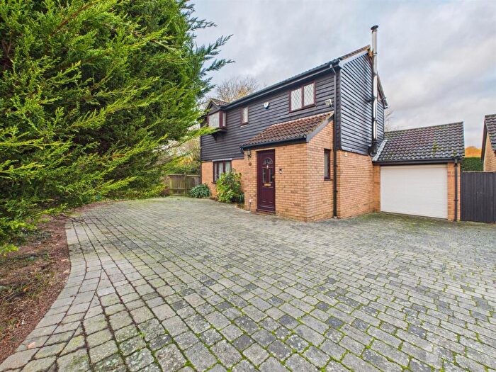 4 Bedroom Detached House For Sale In Goddard End, Stevenage, SG2