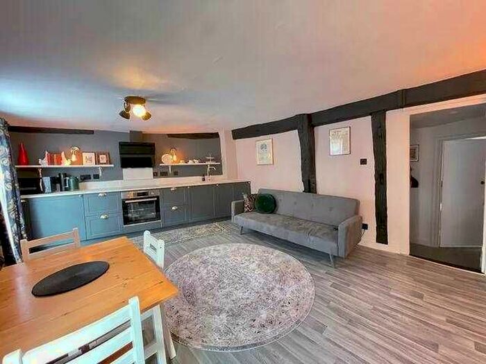 2 Bedroom Flat To Rent In Burgate, Canterbury, CT1