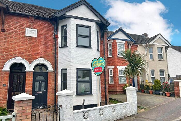 3 Bedroom Semi Detached House For Sale In Sandford Road, Aldershot, Hampshire, GU11