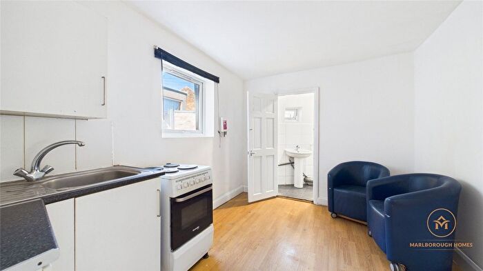 1 Bedroom Flat To Rent In Wick Road, Hackney, London, E9