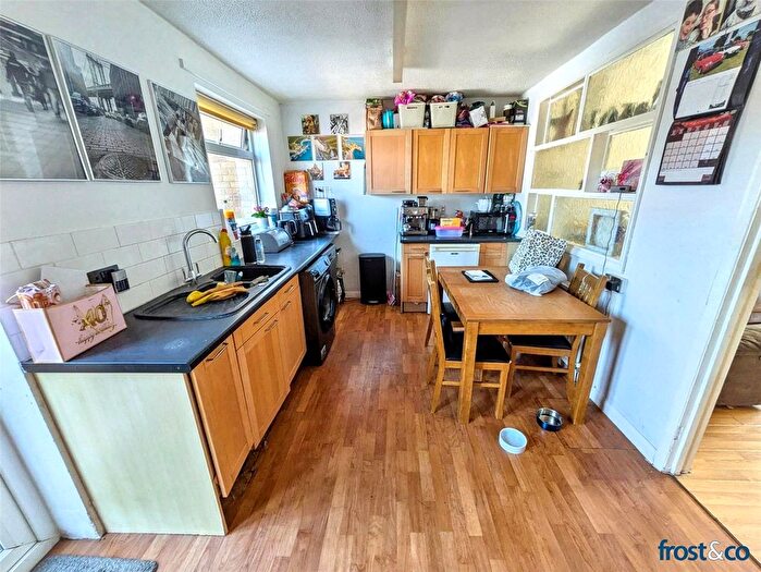 3 Bedroom Terraced House For Sale In Redhoave Road, Canford Heath, Poole, Dorset, BH17 - Photo 4