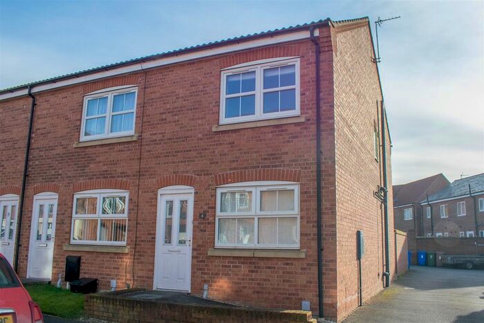 2 Bedroom Semi-Detached House To Rent In Kings Court, Market Weighton, York, YO43
