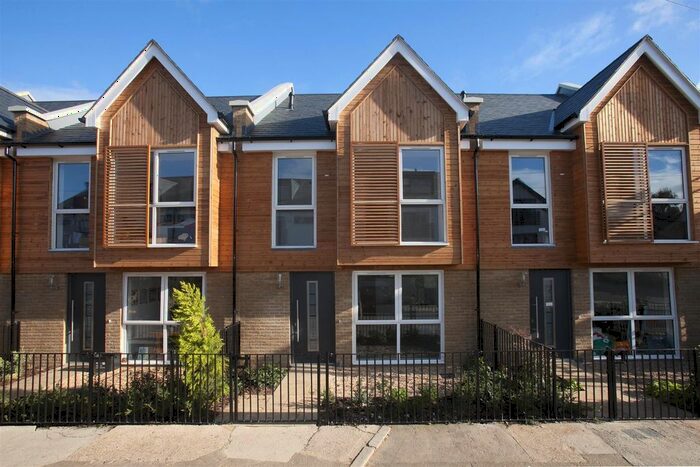 4 Bedroom Terraced House To Rent In Third Cross Road, Twickenham, TW2