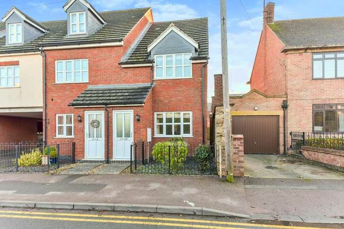 2 Bedroom Semi-Detached House To Rent In Station Road, Oakham LE15