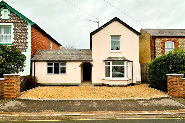 3 Bedroom Detached House To Rent In York Road, Chichester, PO19