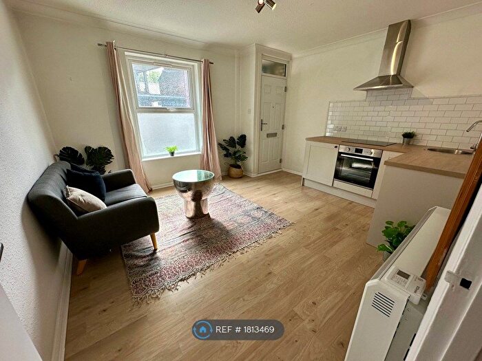 1 Bedroom Flat To Rent In Alexandra Court, High Wycombe, HP12