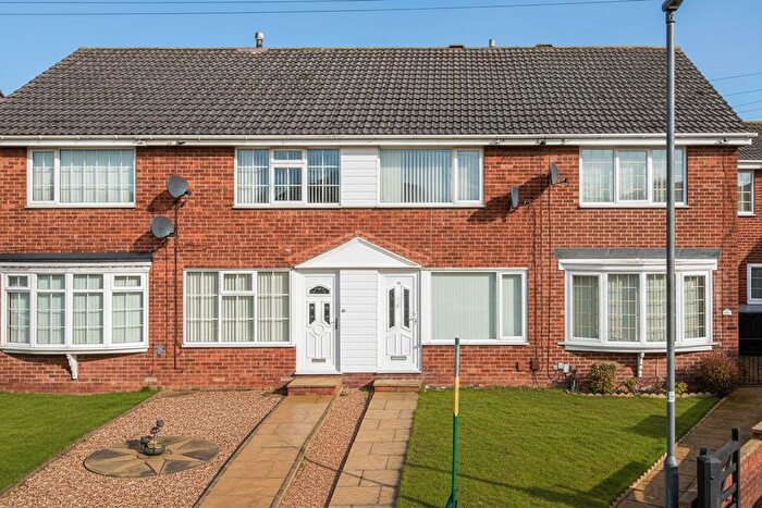 2 Bedroom Terraced House For Sale In Pildacre Lane, Ossett, WF5