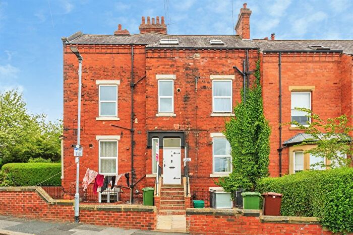1 Bedroom Flat For Sale In Cyprus Street, Wakefield, WF1