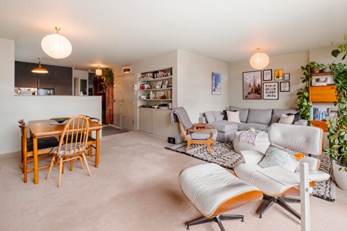 2 Bedroom Apartment To Rent In Barbican London, EC2Y