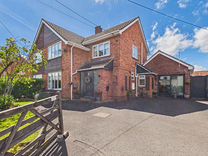 4 Bedroom Semi Detached House For Sale In Main Road, Bridgwater, TA7