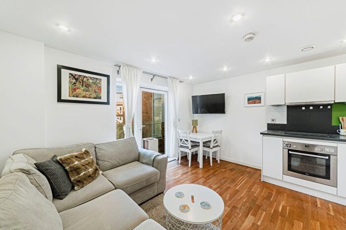 1 Bedroom Flat For Sale In Townshend House, Acton, W3