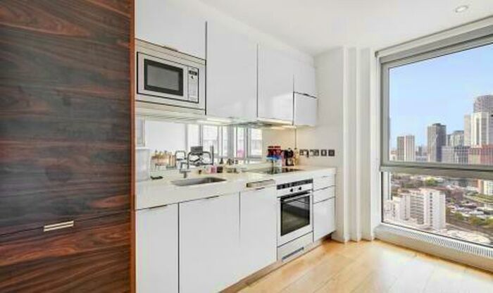 Studio To Rent In Ontario Tower, Fairmount Avenue, Blackwall, Canary Wharf, London, E14