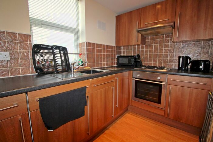 1 Bedroom Flat To Rent In Glynrhondda St, Cathays, Cardiff, CF24