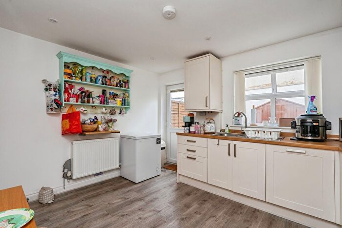 3 Bedroom Detached House For Sale In Copnor Road, Portsmouth, Hampshire, PO3