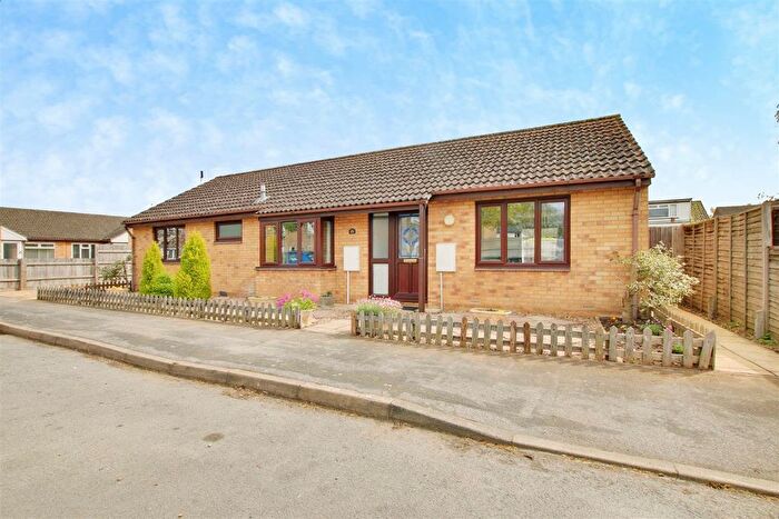3 Bedroom Bungalow To Rent In Walkling Way, Milton, Cambridge, CB24