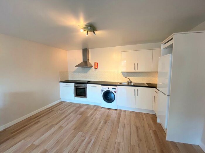 2 Bedroom Apartment To Rent In Platform Apartments, Leicester, LE2