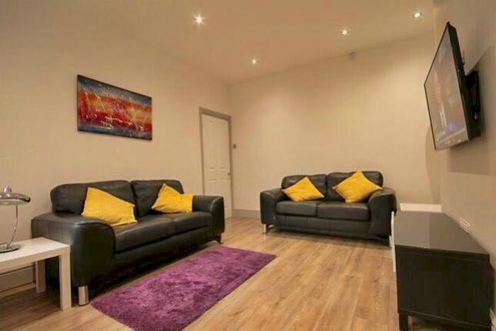 2 Bedroom Flat To Rent In Kelvin Grove, Newcastle Upon Tyne, Tyne And Wear, NE2