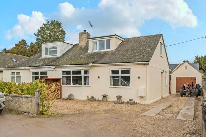 4 Bedroom Semi-Detached House For Sale In Donside, Cirencester, Gloucestershire, GL7