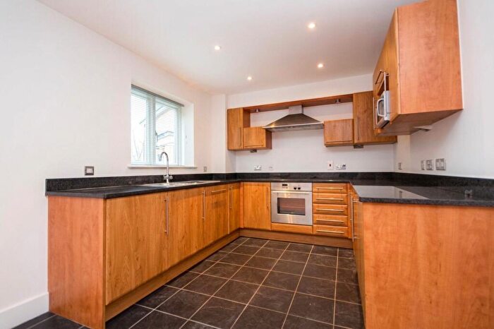 2 Bedroom Apartment To Rent In Hurst Park, Horsham, RH12
