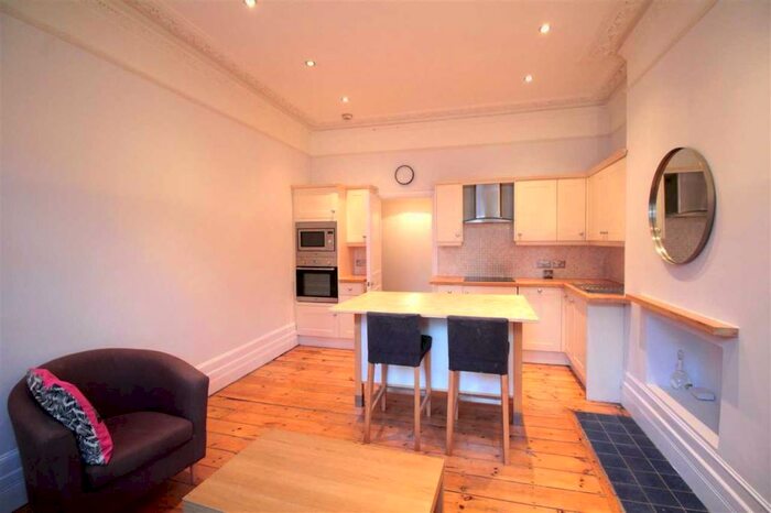 2 Bedroom Flat To Rent In Romola Road, Brockwell Park, SE24