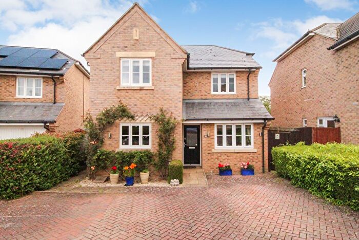 4 Bedroom Detached House For Sale In Canons Close, Wootton, MK43