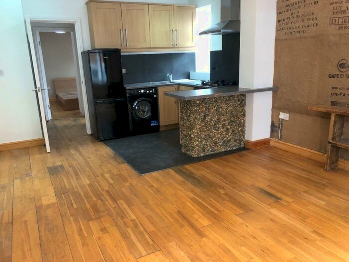 1 Bedroom Flat To Rent In Mayes Road, Wood Green, N22