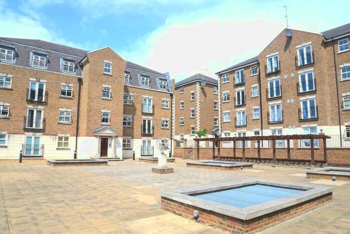 2 Bedroom Flat To Rent In Brook Square, Shooters Hill, SE18