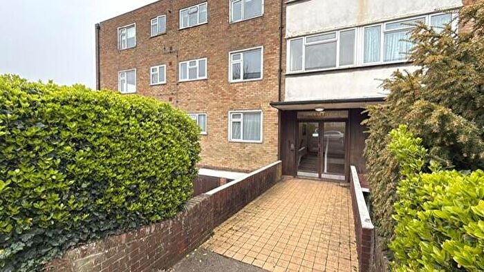 2 Bedroom Flat To Rent In Somerset Court, Wilbury Villa, Hove, BN3