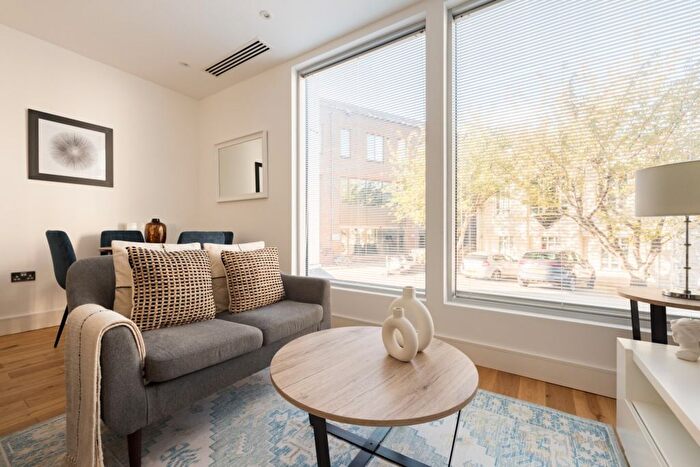 1 Bedroom Flat To Rent In Staines Road, Hounslow, TW3