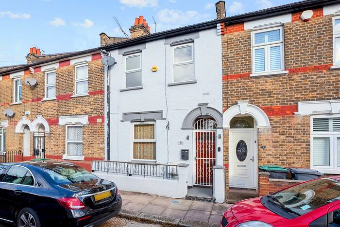 3 Bedroom Terraced House To Rent In Baronet Grove, Tottenahm, London, N17