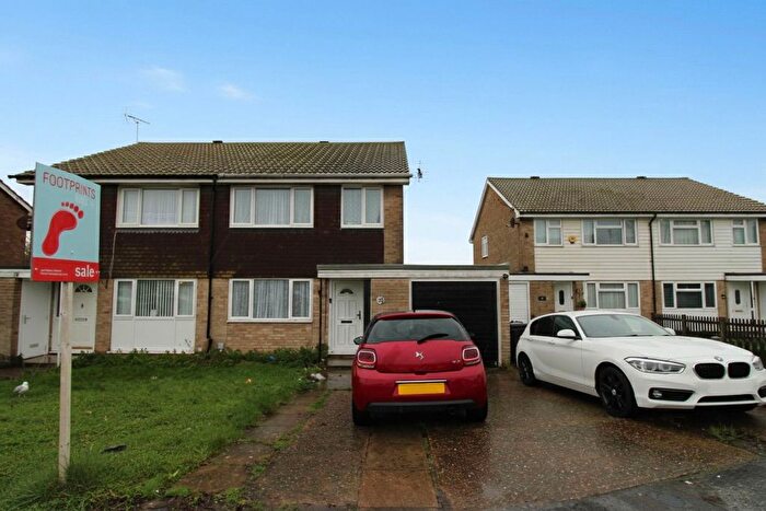 3 Bedroom Semi Detached House For Sale In William Avenue, Margate, CT9