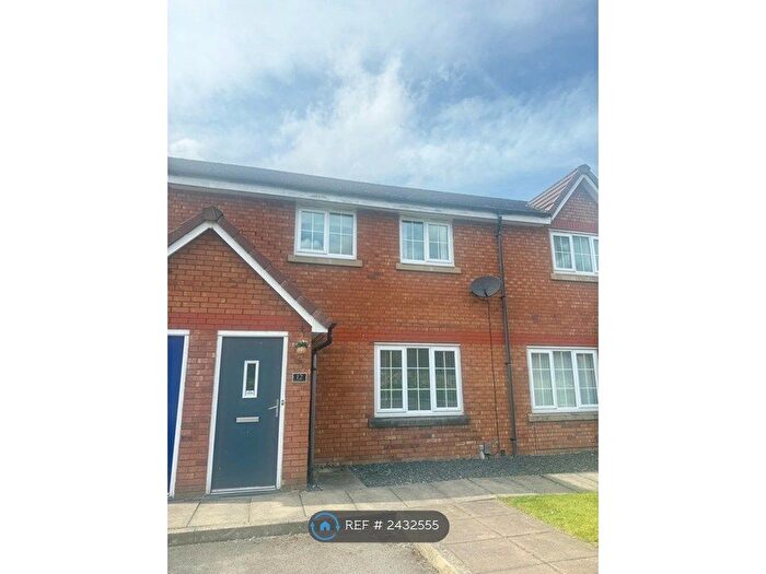 4 Bedroom Terraced House To Rent In Shawcroft View, Bolton, BL1