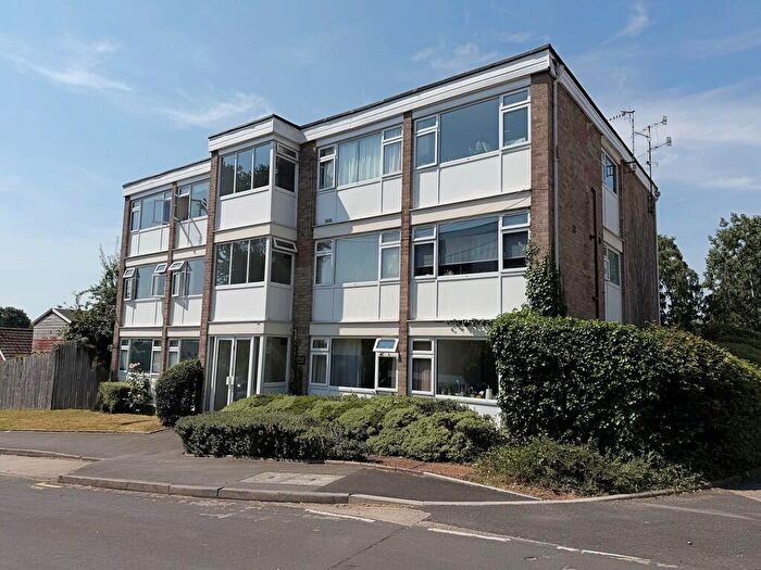 2 Bedroom Apartment For Sale In Alpine Court, Kenilworth, CV8