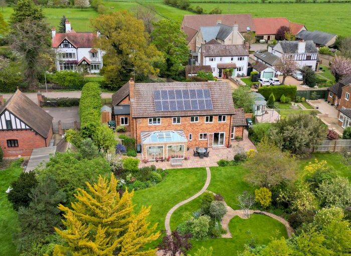 4 Bedroom Detached House For Sale In Holywell, St. Ives, Cambridgeshire, PE27