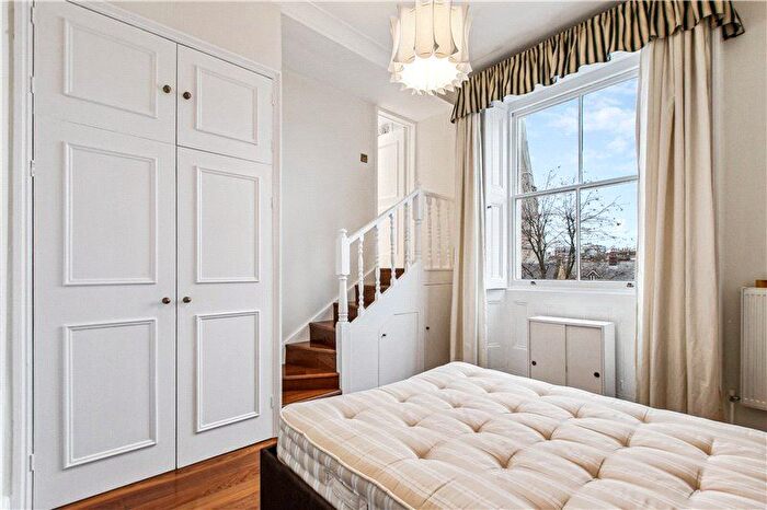 2 Bedroom Flat To Rent In Cornwall Gardens, Gloucester Road, London, SW7