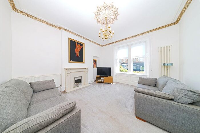 1 Bedroom Flat For Sale In Viaduct Road, Clarkston, Glasgow, G76