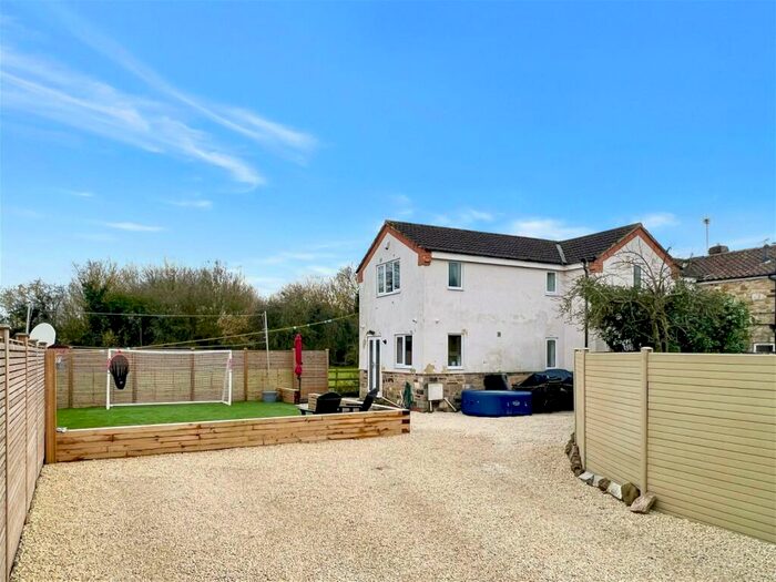 3 Bedroom End Of Terrace House For Sale In Barkston Ash, Common Road, Tadcaster, LS24