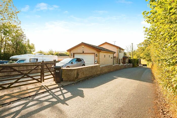 3 Bedroom Detached House For Sale In Padeswood Road South, Padeswood, Mold, CH7