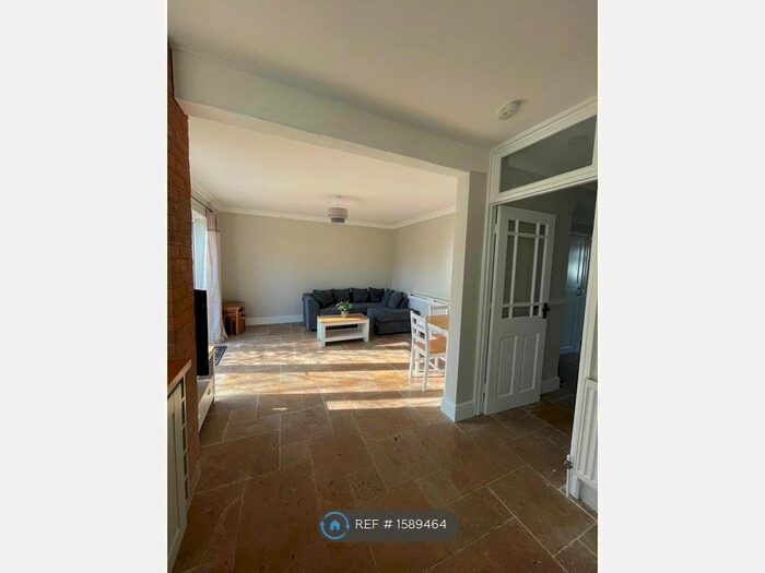 2 Bedroom Maisonette To Rent In Nelson Road, Twickenham, TW2