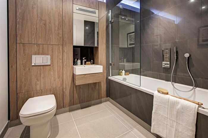 3 Bedroom Apartment To Rent In Finchley Road, Golders Green, NW11